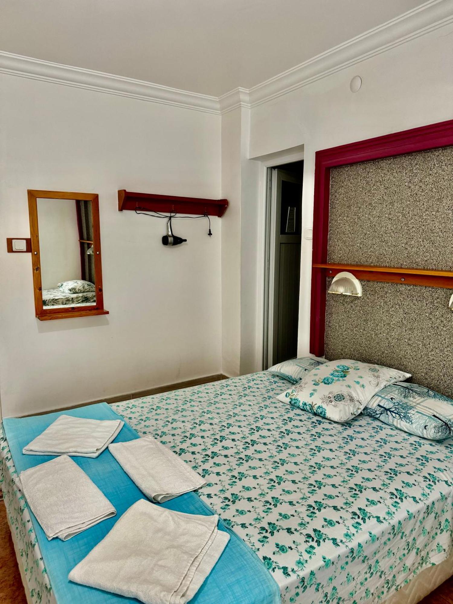 Rose Hotel B&B พาทารา ภายนอก รูปภาพ